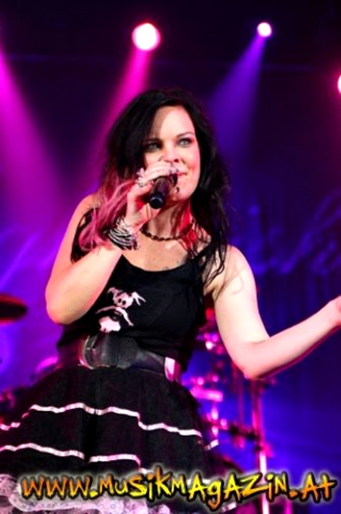 FloorJGoddess's tweet photo. ❤ Anette Olzon  ❤ 

#anetteolzon #Goddess https://t.co/ZMK5LVTJyE