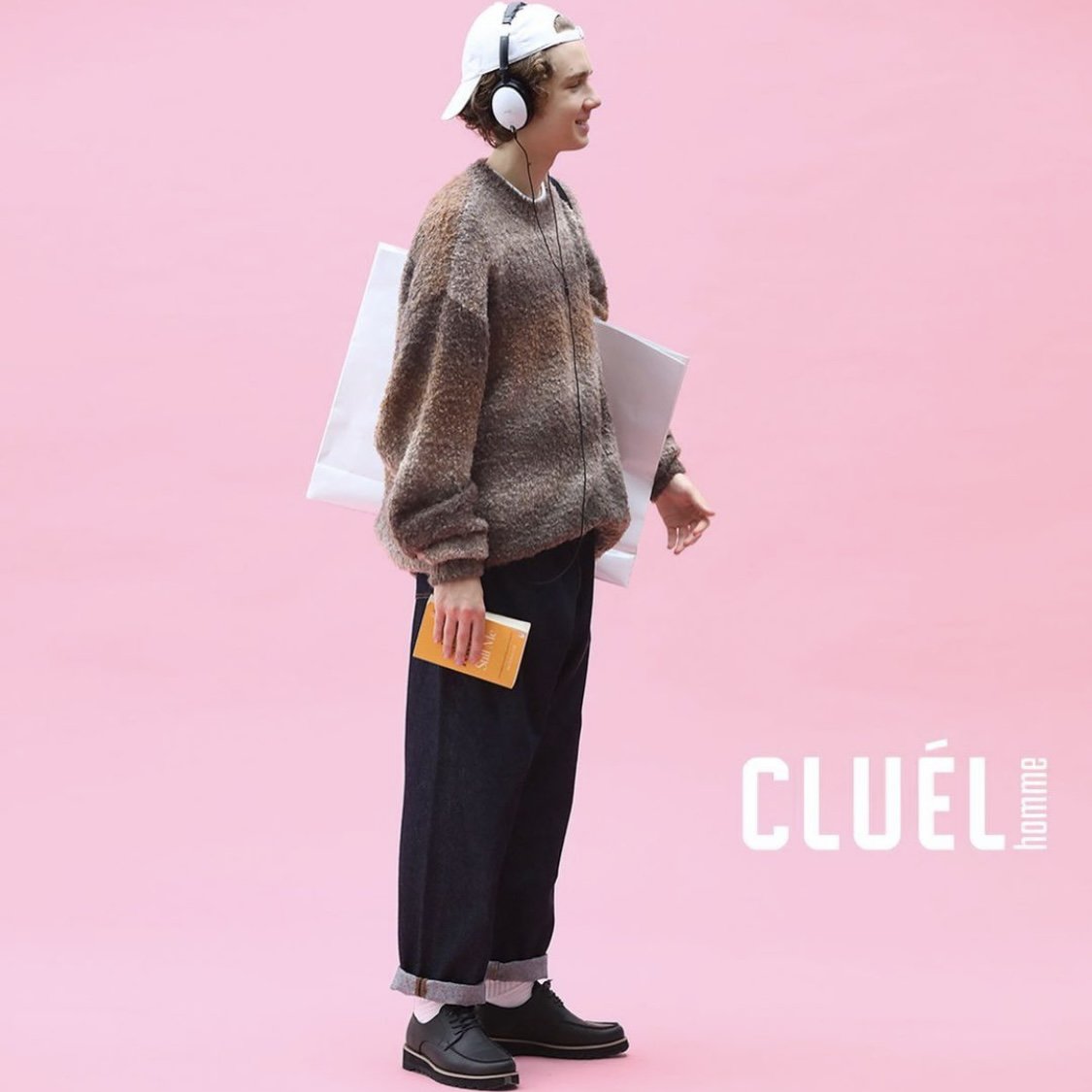 EMMA__CLOTHES's tweet photo. \ニュアンスあるグラデーション/
https://t.co/b0Elz0hrqm

メンズファッション誌CLUEL hommeと、EMMA CLOTHESのコラボレーション企画第六弾！

今、ジワジワと人気を集めているグラデーションニット。
こなれ感のあるシルエットと、
大人っぽく着られるベージュトーンのカラーが魅力。

#EMMACLOTHES https://t.co/FR3zdUmskn