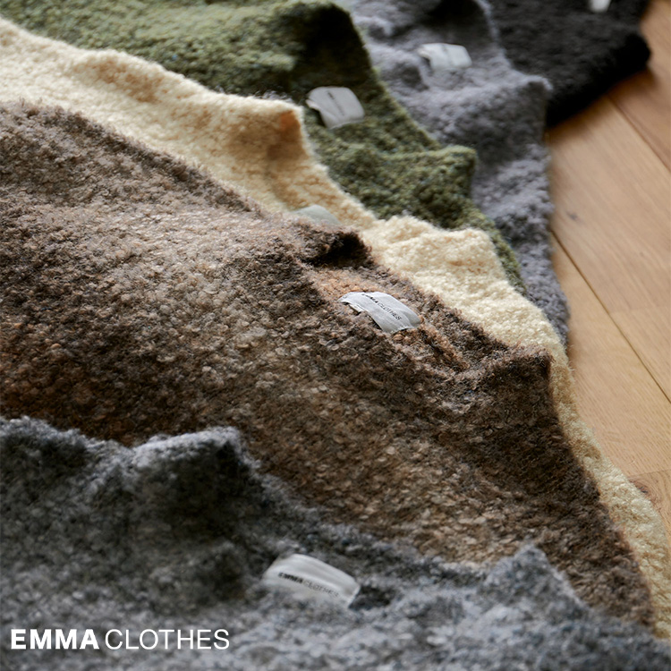 EMMA__CLOTHES's tweet photo. \ニュアンスあるグラデーション/
https://t.co/b0Elz0hrqm

メンズファッション誌CLUEL hommeと、EMMA CLOTHESのコラボレーション企画第六弾！

今、ジワジワと人気を集めているグラデーションニット。
こなれ感のあるシルエットと、
大人っぽく着られるベージュトーンのカラーが魅力。

#EMMACLOTHES https://t.co/FR3zdUmskn