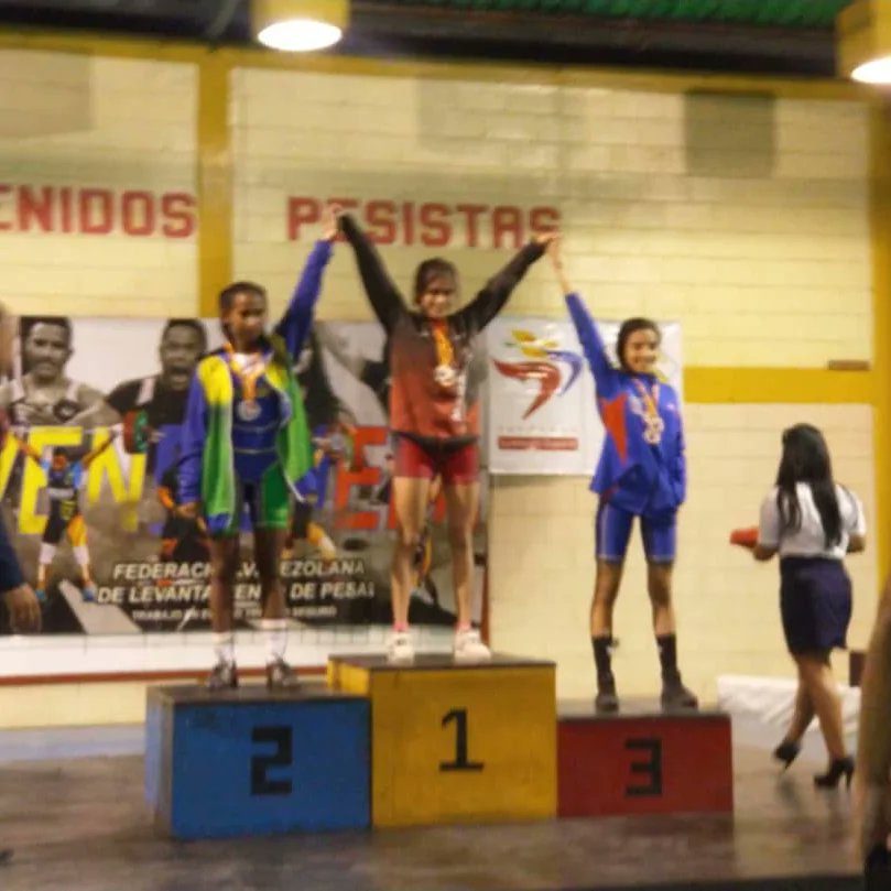 elpiojolopez's tweet photo. En la primera fecha del campeonato nacional de pesas, categoría Sub-15 "Lara 2022", delegación falconiana cosecha  3 Oro, 4 Plata y 2 Bronce.
Las 3 doradas llegaron por intermedio de Leonel Jeuff, Valeria Chirinos obtuvo 3 medallas de Plata y Angelo Arias 2 de  Bronce 1 Plata. https://t.co/MMucz3PHaS