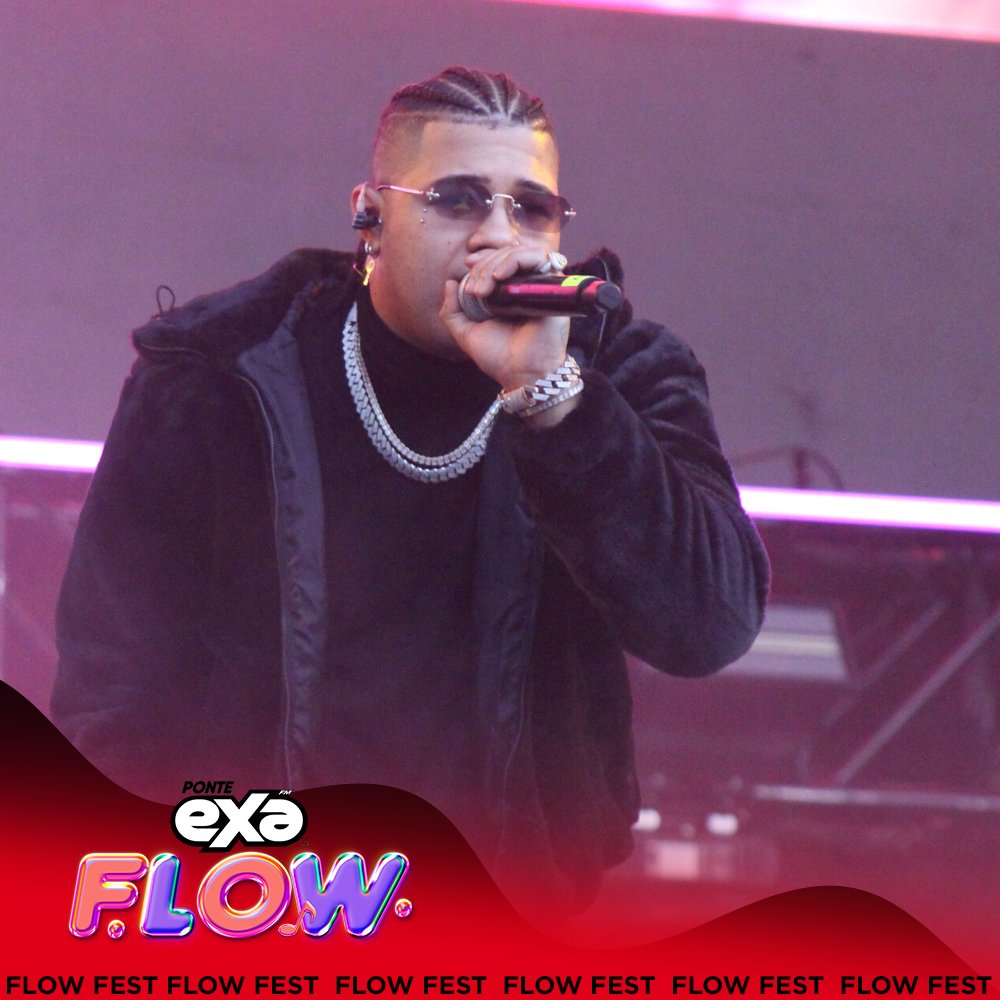 ExaFM's tweet photo. Amamos 😍 el show de #Boza 😎🎶 y no sólo por sus rolones sino por el ambiente  😛🤙 que se armó entre el público del #FlowFestEnExa 🔥 https://t.co/fgTf6r2fNz