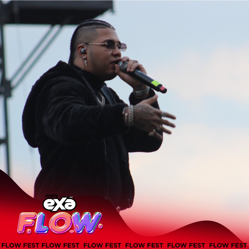 ExaFM's tweet photo. Amamos 😍 el show de #Boza 😎🎶 y no sólo por sus rolones sino por el ambiente  😛🤙 que se armó entre el público del #FlowFestEnExa 🔥 https://t.co/fgTf6r2fNz
