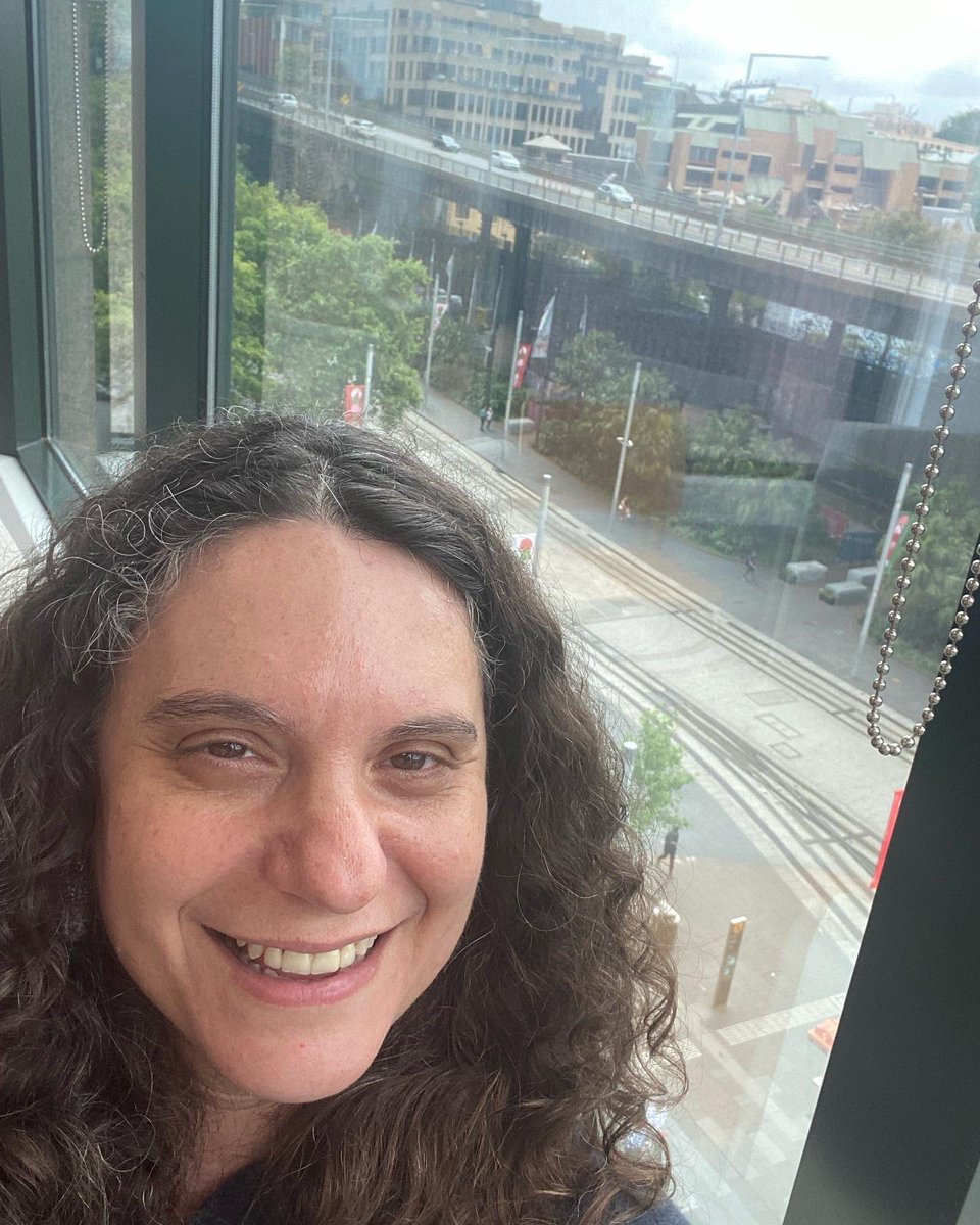So nice to spend the day at our Sydney CBD campus. Planning for the development of our metro campuses in 2023! <a href="/UOWASSH/">Faculty of the Arts, Social Sciences & Humanities</a> <a href="/UOW/">UOW</a>