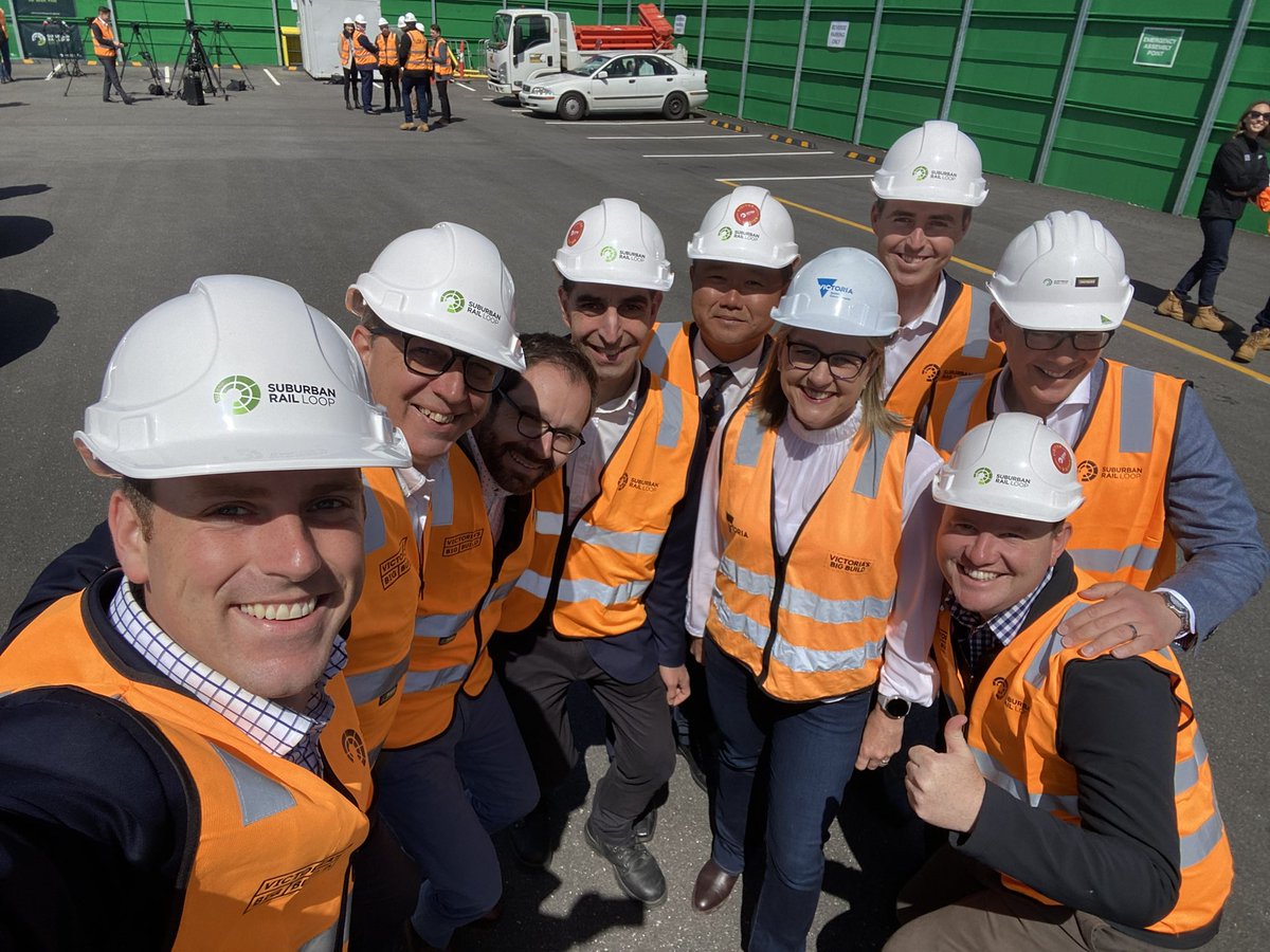 JacintaAllanMP's tweet photo. The Suburban Rail Loop was on the ballot on Saturday and Victorians sent a clear message that they know how important this project is. If you live in the suburbs an orbital rail line just makes sense. We’re not wasting a day in delivering it. #doingwhatmatters https://t.co/vRciXRmJWQ