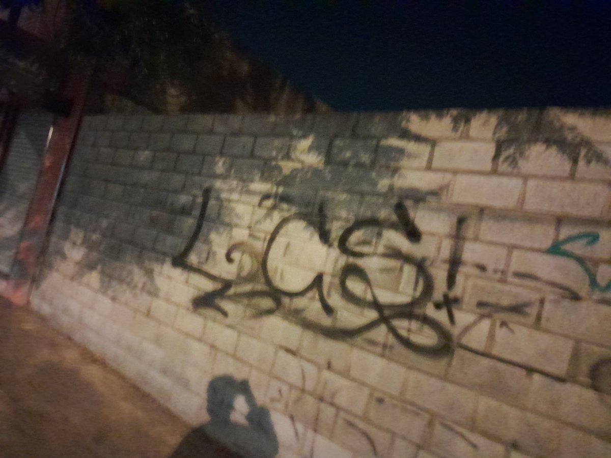 <3