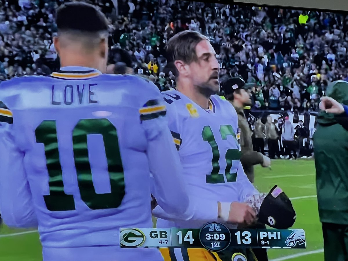 markmaddavis's tweet photo. Love your hair here @AaronRodgers12. Reminds me of my high school days. https://t.co/HxNjIUvV5i