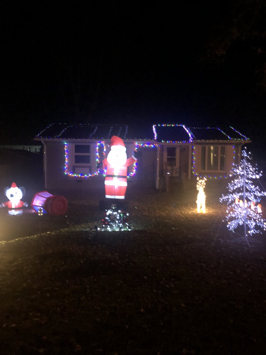 bpmitchell47's tweet photo. Come see our light show from 5:30pm - 9pm through Jan 2. 31 Stubblefield Rd in Stuarts Draft. https://t.co/mdxatS1kP1