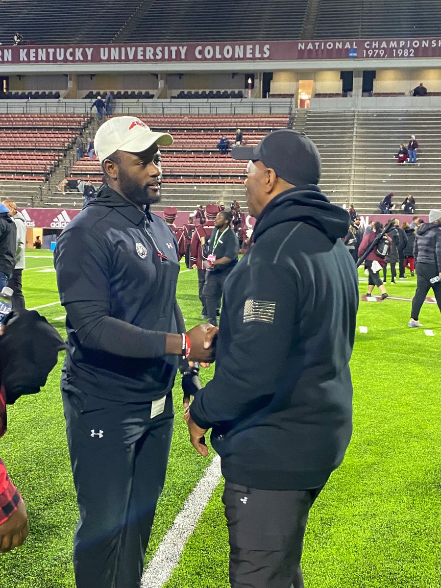 TeraWilson2's tweet photo. What an awesome time in football to support Coach @jirehwilson3 and watch them @GWUFootball #Runningbulldogs @jackwilmedia @coacht_53 https://t.co/w3A4FjxjvL