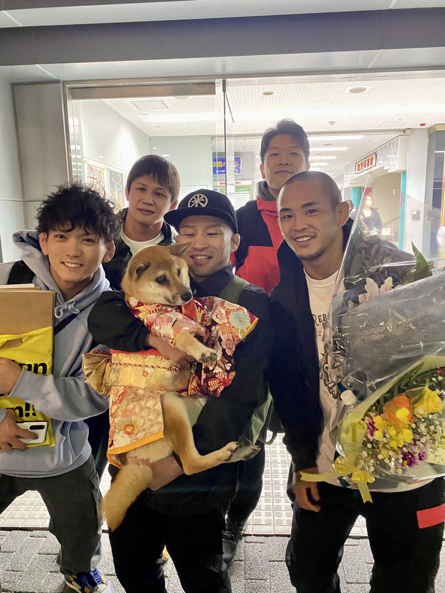 お父ちゃんの第3章、格闘技人生に幕が降りまちた。

一度降りた幕を上げないのがお父ちゃんです、どんな結果＆ジャッジであれそれを含めての人生。お腹いっぱいでした。と言ってます。

長らくの間、清水清隆を応援してくれて、支えてくれて、愛してくれてありがとうございまちゅ🐕💕