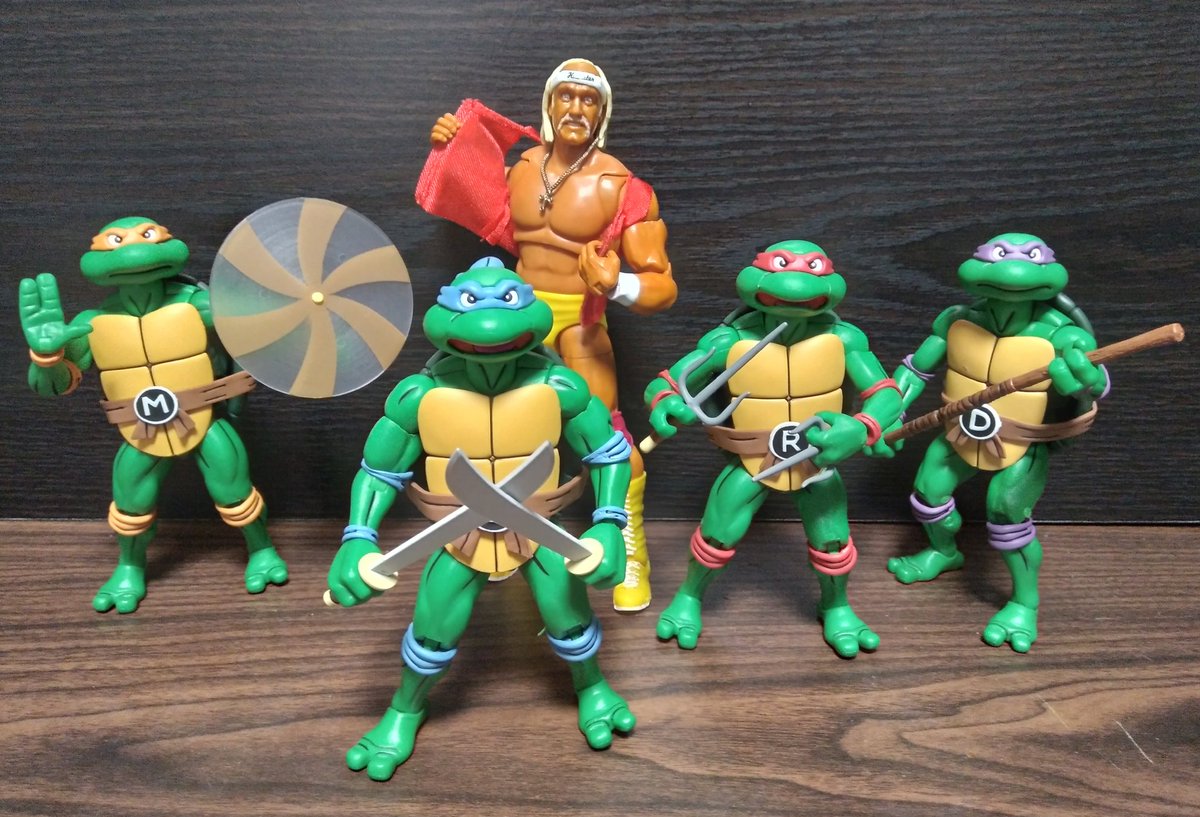 LoveMeSome1980s's tweet photo. With the combined powers of Hulkamania and Turtle Power, it looks like the Shredder's in trouble, brother!🤘🍕🐢🐢🐢🐢 #HulkHogan #Legend #GOAT #AmericanMade #Hulkster #Hulkamania #Hogan4Life #TMNT #HeroesInAHalfShell #TurtlePower https://t.co/CHUh6i1pDU