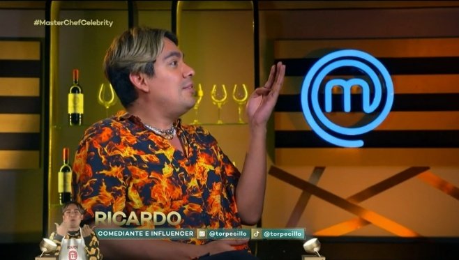 QueTeoAvisa's tweet photo. "Ay, respiró Gavito: un aplauso.
Que si es muy blanco: un aplauso."
@Ricardo_Peralta describiendo al fandom JAJAJAJAJAJAJAJAJA 

#MasterChefCelebritymx
#TeamRicardo
#MasterChefCelebrity https://t.co/vXod56teHv