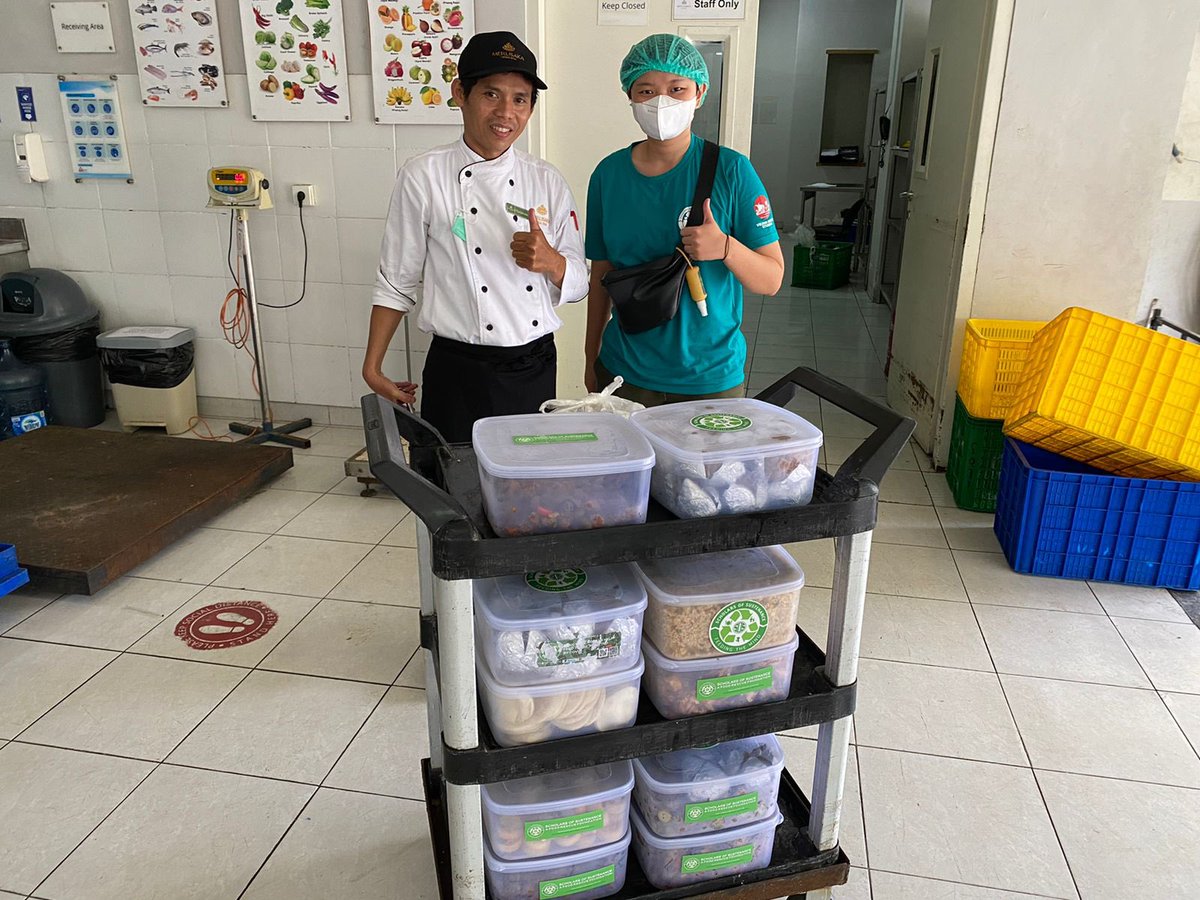 SOS_Bali's tweet photo. Last Sunday, we picked up surplus food from Skal Bali International at Merusaka, Nusa Dua! ✨
#zerowaste #zerofoodloss #savetheplanet #environment #sharingiscaring #careshare #helpinghands #bali #indonesia https://t.co/LJkMFy13WG