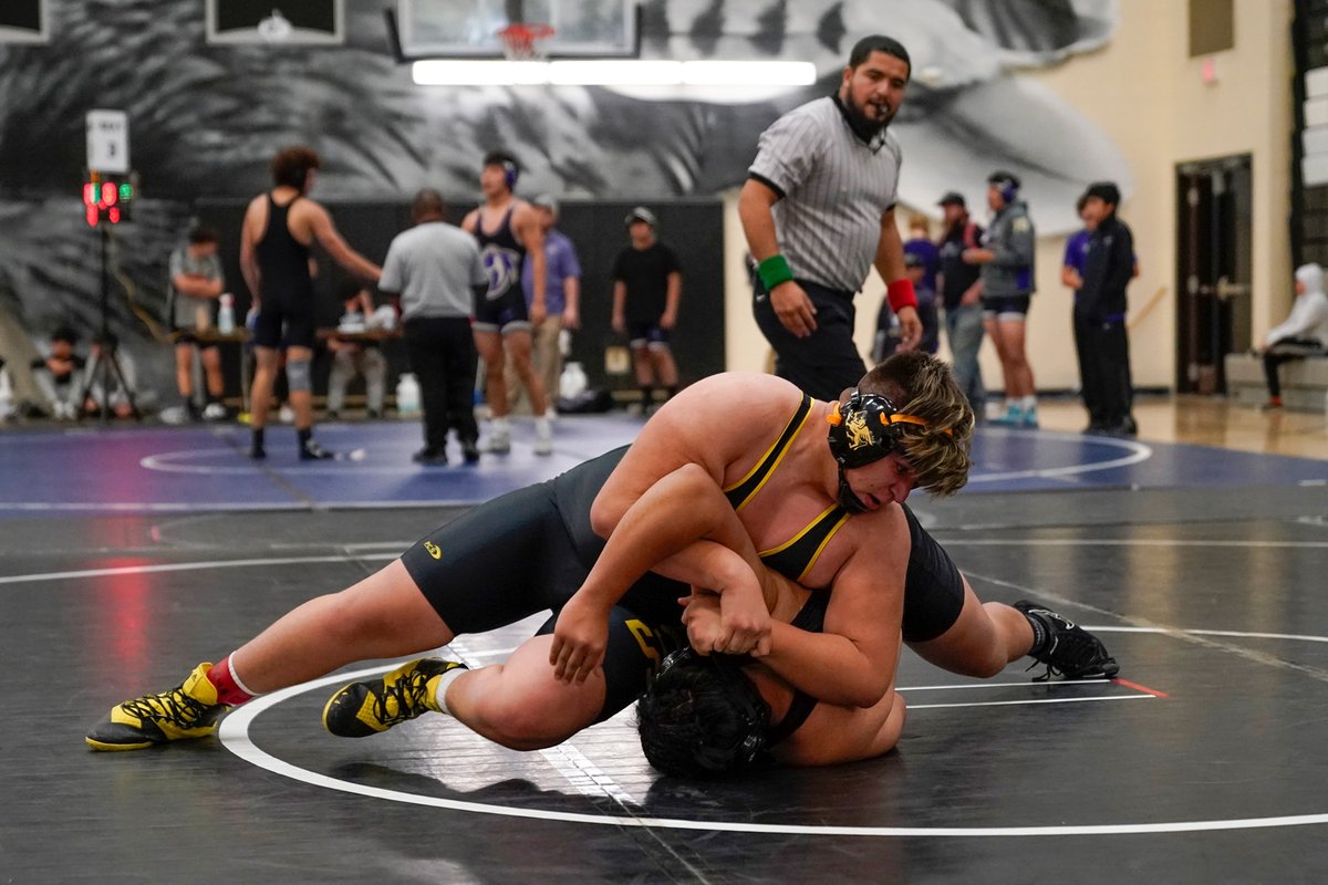 SartanX's tweet photo. #SartanWrestling competed at Volcano Vista this weekend and the Lady Sartans earned three medals! Zia Budagher & Abigail Rael placed 1st & Claudia Aragon earned silver. The boys competed in duals & placed 2nd in the second pool. Great job Sartans! #SPXWrestling #SartanAthletics https://t.co/w114D5MCt6