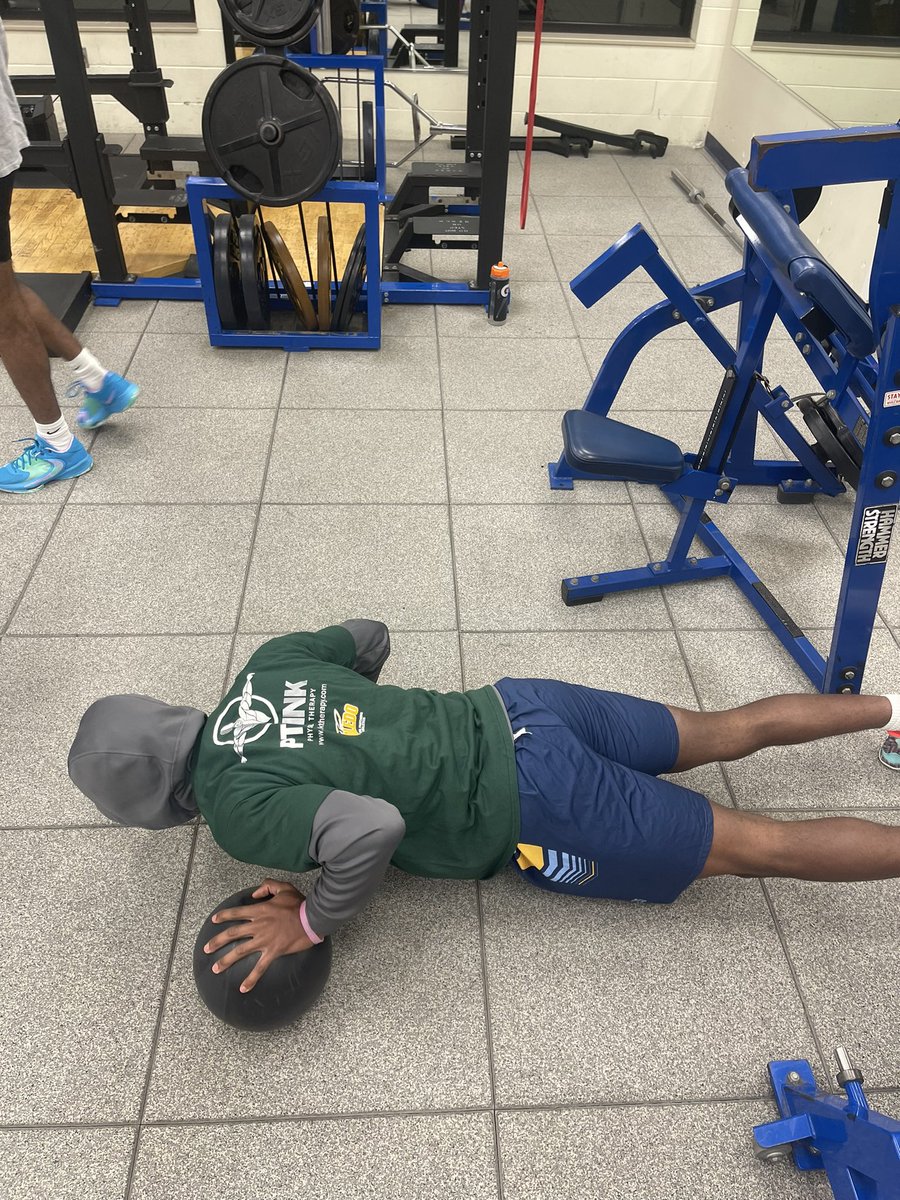 Being a college athlete who is interested in physical therapy, it is nice to know that all the therapists at PT Link have years of learning from universities around anatomy, kinesiology, physiology, neurology, and many other fields that will help them best treat their patients.