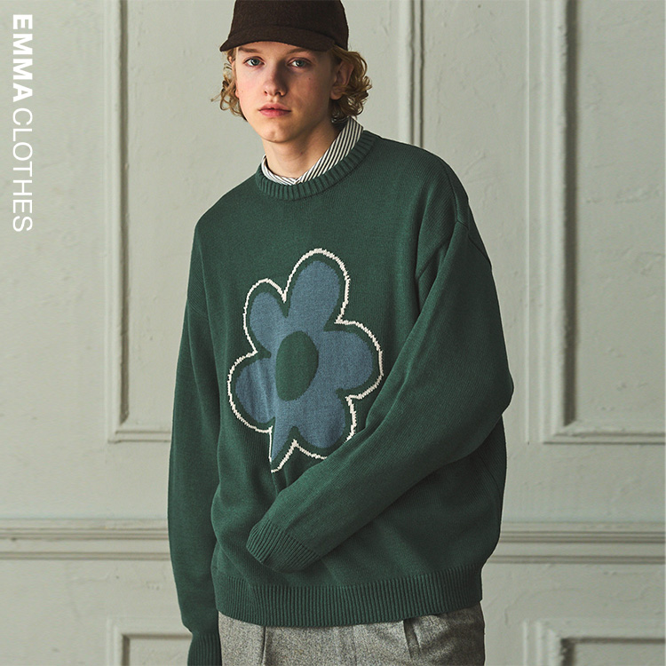 EMMA__CLOTHES's tweet photo. \New Release/
https://t.co/TiCfIn7tcI

コーディネートのポイント使いにも、
アクセント使いにもぴったりなフラワーモチーフのクルーネックプルオーバー。
柔らかなニット素材を活かしたシルエットと、
ボリューミーなデザインで、
トレンド感とこなれ感溢れる1着に仕上げました。

#EMMACLOTHES https://t.co/8zGdD0mAzY