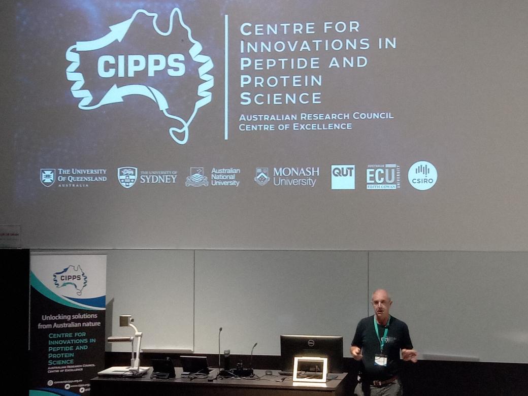 DeplazesEvelyne's tweet photo. Prof David Craik @TheCraikGroup from @IMBatUQ opening the first annual #CIPPS22 @ARC_CIPPS conference at @Sydney_Uni
3 days of awesome peptide and protein science, catching up with colleagues and meeting new ones.
Pepito the Koala is excited #ozchem https://t.co/EdahNU6E9V