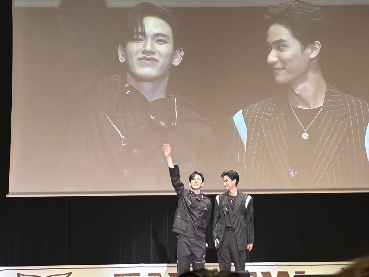 Mio_tawan's tweet photo. INDAH BANGET YA WAN??

*BTW SAME WAN SAME 😭
#tawan_V #Newwiee #เตนิว #TayNew1stFMinOSAKA https://t.co/GghbhdsGqu
