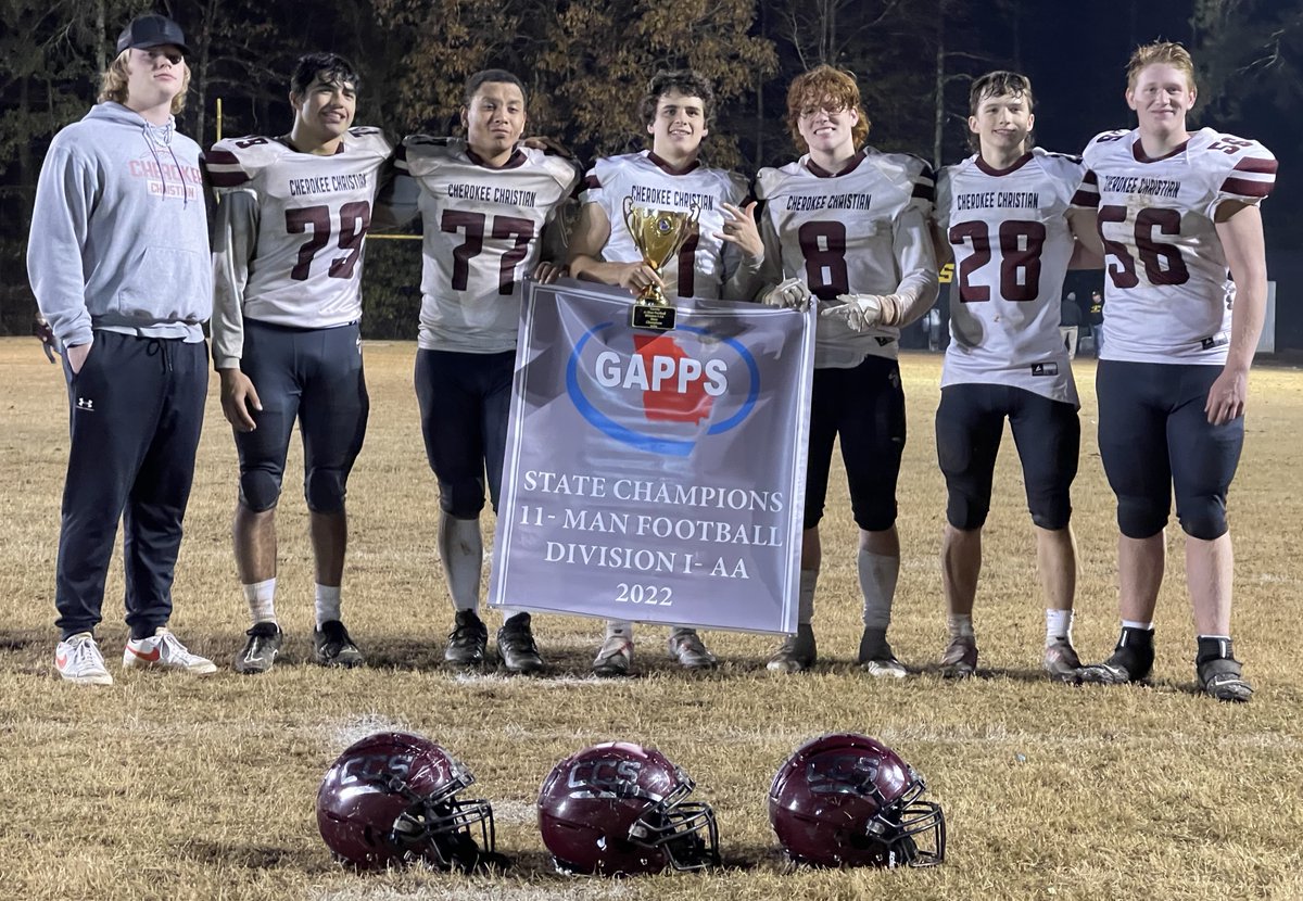 CoachGRogers's tweet photo. Time to brag on these seniors. They were freshman my 1st year with the football program and they are the reason why our program is where we are today. 
3 state titles (2 wins + 1 co-champ)
4 straight state title appearances
37-11 record (winningest class)
#ForeverAWarrior https://t.co/HvxVxgPxRN