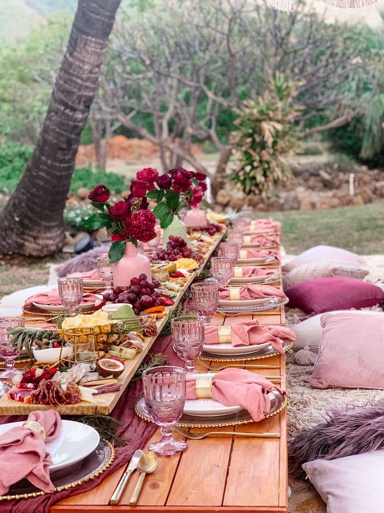 PartyPlanLife's tweet image. My friends are moving away (sad) and giving me their low table ☺️ I’m already dreaming of hosting a little picnic like one this summer! complete with an Iowa sunset of course ☀️🍉