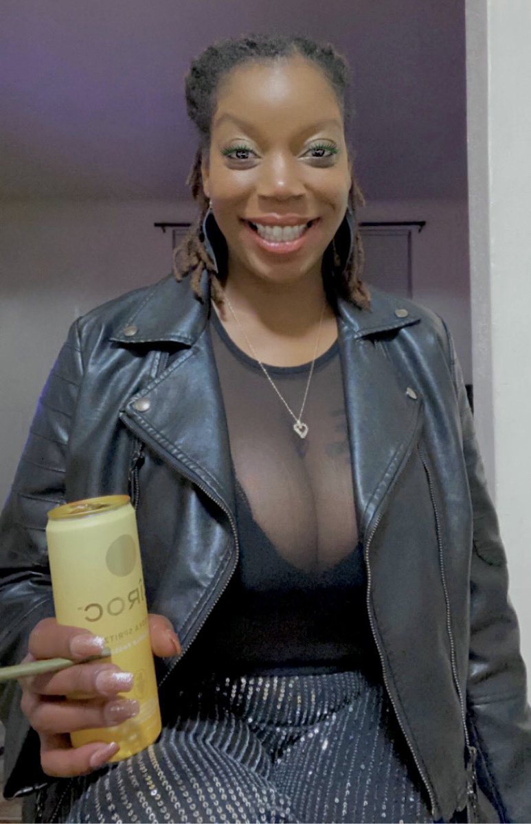 1CurV_Chic's tweet photo. Big player!! #TopHeavy #BottomHeavy #PrettyTeeth #NaturalHair #NoLashes #FluffyPockets 😉😍❤️💪🏾🏆 https://t.co/qR6JAfYchB
