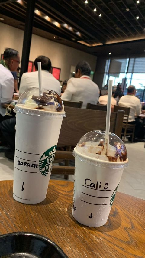 A well deserved meet up weekend break with <a href="/Calii_1801/">Cali</a> and catch up with some chika🤣 

Any Choco-chip lover🍫? <a href="/Yogapetz/">Yogapetz</a>
<a href="/AmberMetaNFT/">Amber</a> <a href="/Kakarot_F23/">Kakarot ❤️ WELL3 🌈</a>  <a href="/Siomayikan69/">Siomayikan</a>
 
#petzdayoff #YGPZ