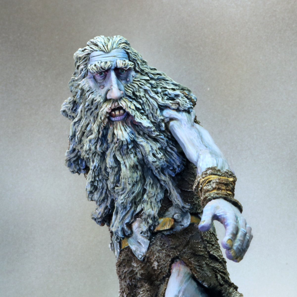 To continue with our 20th Anniv Celebration, we posted up another 18 new releases on our site tonight including this amazing Tom Meier hand-sculpted Frost Giant that is the largest giant he has ever created. Swing on by the Dark Sword site to check them all out. Enjoy!