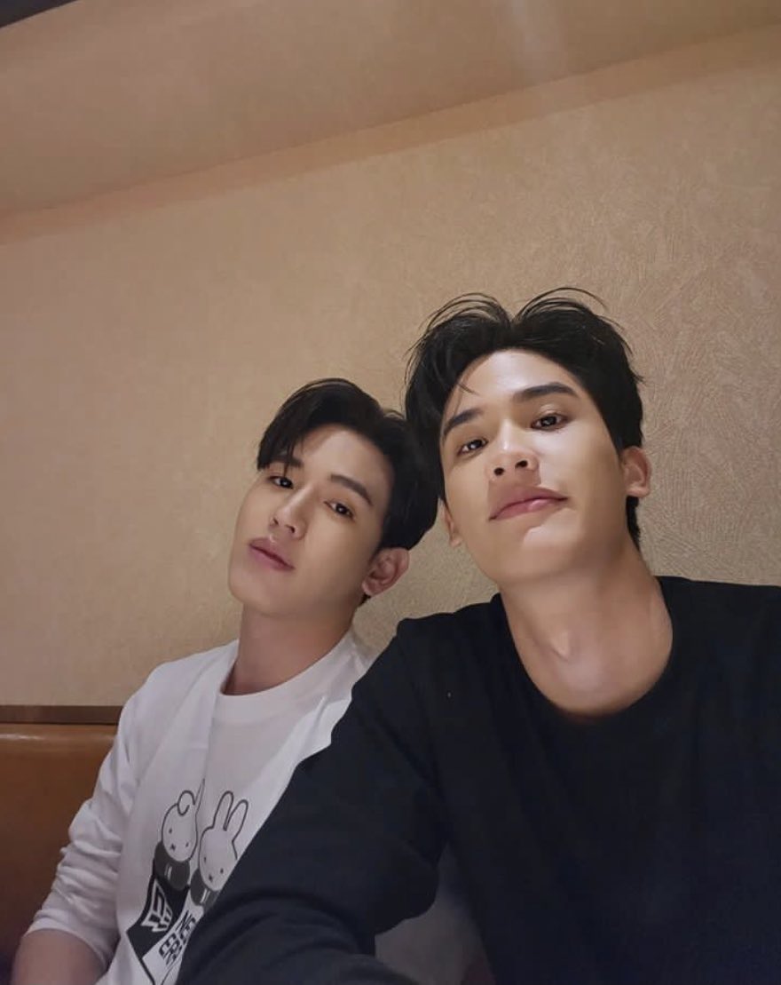 yumusicwp's tweet photo. เตนิวน่ารักมากมาย🥰🥰
#Tawan_V 
#Newwiee 
#เตนิว https://t.co/TAR6QxQXwh