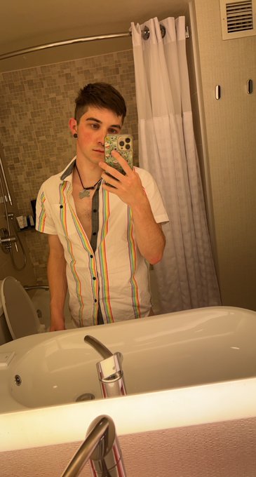 i kept my clothes on at the club for once 😋 https://t.co/CGC8A0H7DQ<a href="/tag/nerdy"class="tags"><span>#nerdy</span></a><a href="/tag/twink"class="tags"><span>#twink</span></a><a href="/tag/digimonvitalbracelet"class="tags"><span>#digimonvitalbracelet</span></a>