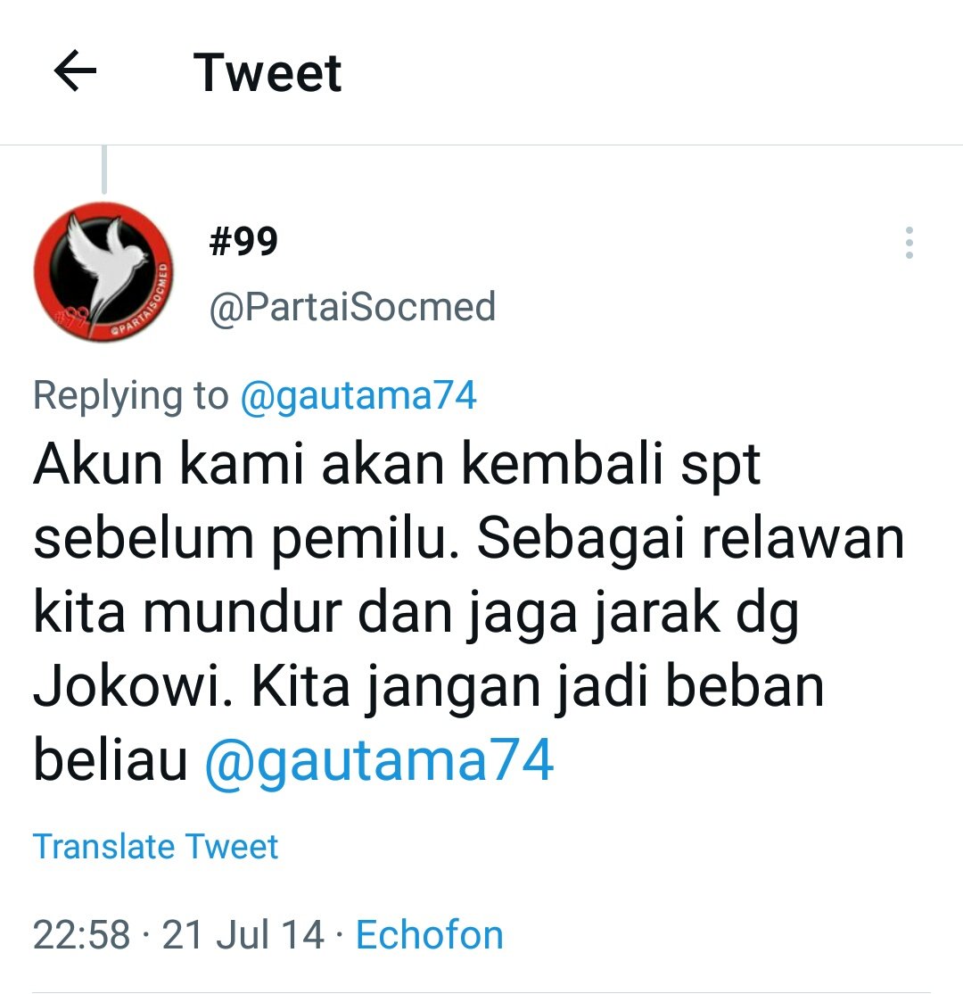 PartaiSocmed's tweet photo. Sejak selesai pilpres 2014 kami sudah menghimbau Pak @jokowi untuk membubarkan relawan dan memberi contoh dgn membubarkan diri. Tapi sekarang baru ketahuan beliau tidak tertarik jadi negarawan. https://t.co/Z0gVqrq5ye