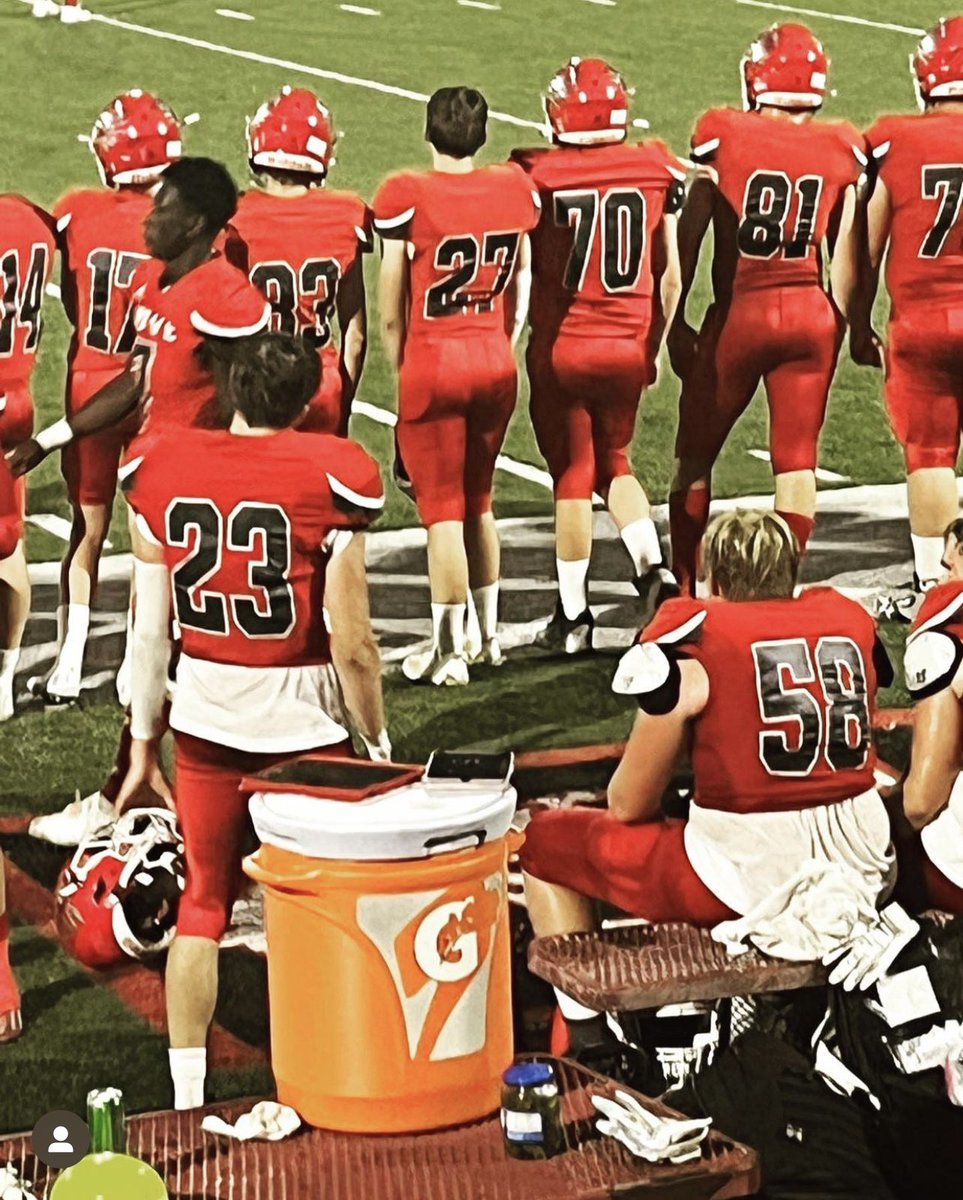 scxttcox's tweet photo. A lot to be said about this season. Thankful and blessed. Thank you seniors. Until next year, #58out https://t.co/nLqvgC0zyh