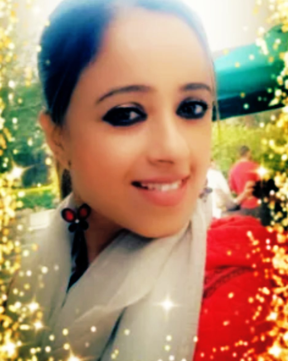 aamnasingh's tweet photo. Rumi see Mee❣️😄lil lil!
Tujhe yaad dilaa dou ki neer mere ..
aaj bhi ,tere didaar ko taras rahe hai -Aamnaa 🔆
#mondayme #aamnasingh #soulstarot https://t.co/foLGsiYmbp