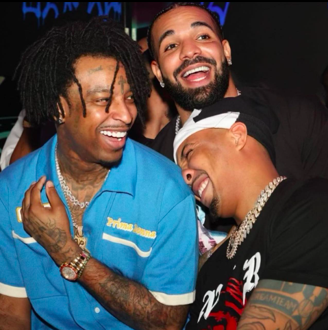 DailyLoud's tweet photo. Drake says his album with 21 Savage "Her Loss" is in his Top 5 or even Top 3 in his catalog ‼️ https://t.co/tDUgzT8Srf