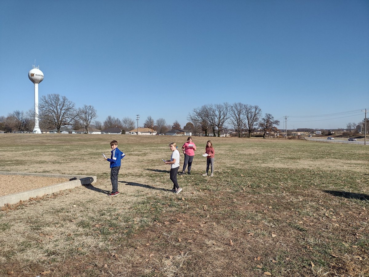 MrsBarker4's tweet photo. Thanksgiving week was short but fun. We researched the history of the parade &amp; then created our own floats. We performed plays about turkeys. The kids were so excited they rehearsed lines at recess. @LRUEWildcats https://t.co/1larx6gGlL