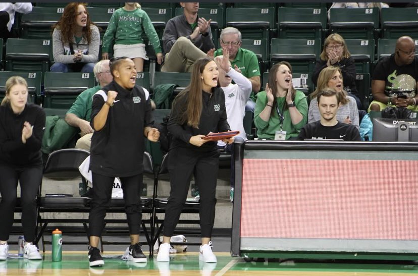 tmmoore14's tweet photo. We are so proud of @hayleym245. She is beginning a career that she has dreamed about for years. Love watching her in action. Go Herd! #CoachMoore 💚🏀🤘🏻
@bdmoore26 @CoachKyleMoore @coachmarksnyder @CoachMikeRice @rbcgirlshoops https://t.co/gXsOq2VIR2