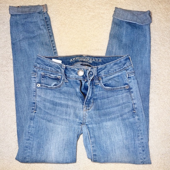 adancerslife's tweet photo. So good I had to share! Check out all the items I'm loving on @Poshmarkapp #poshmark #fashion #style #shopmycloset #americaneagleoutfitters #pacificco: https://t.co/t4dX6hQQY7 https://t.co/Vad88A5R3Y