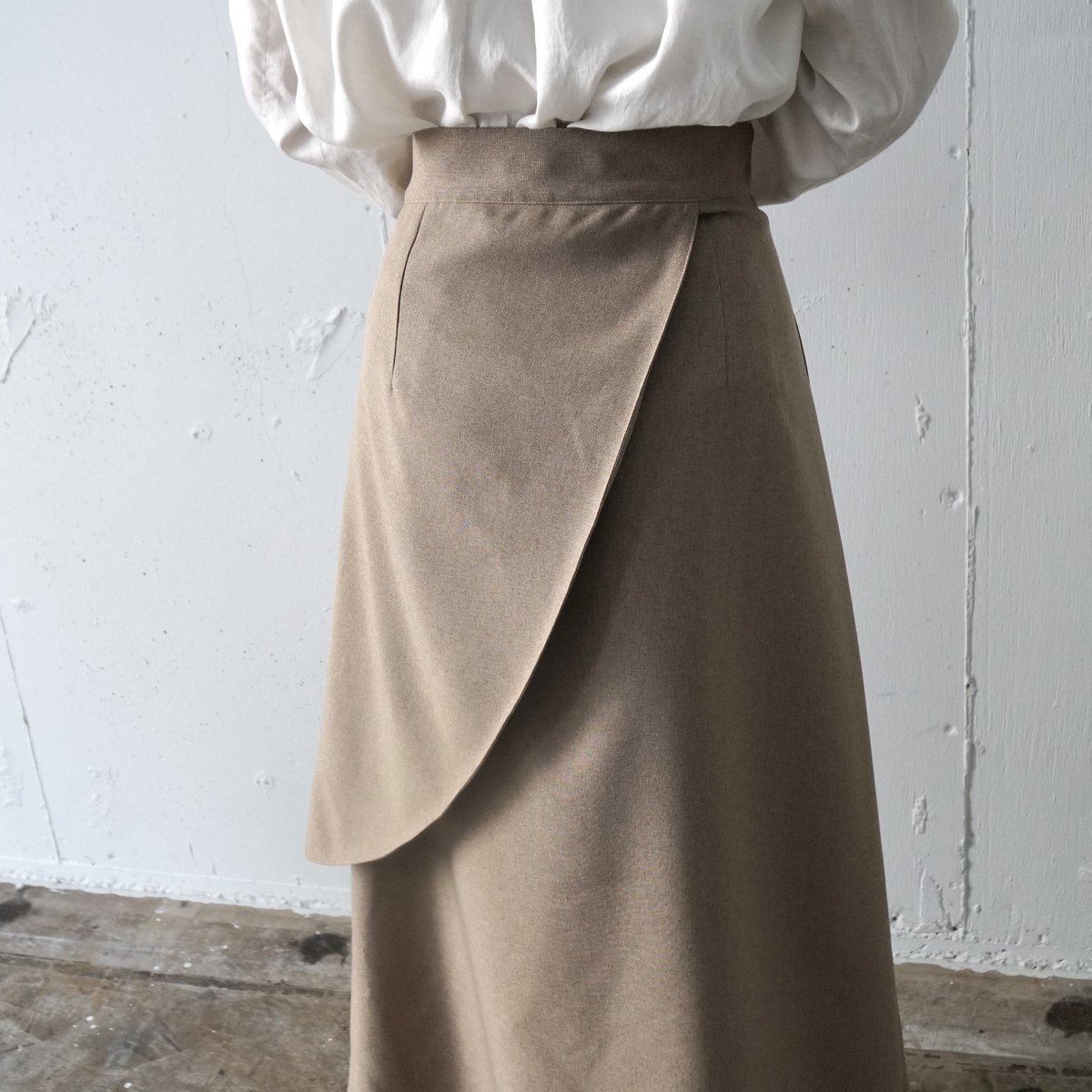 profloom_'s tweet photo. ⚫︎Leucadendron
（リューカデンドロンのワンピース）

⚫︎petal wrap skirt
（ペタルラップスカート）

本日11/28(月)20:00〜再販売開始。 https://t.co/96hmbaOM5J