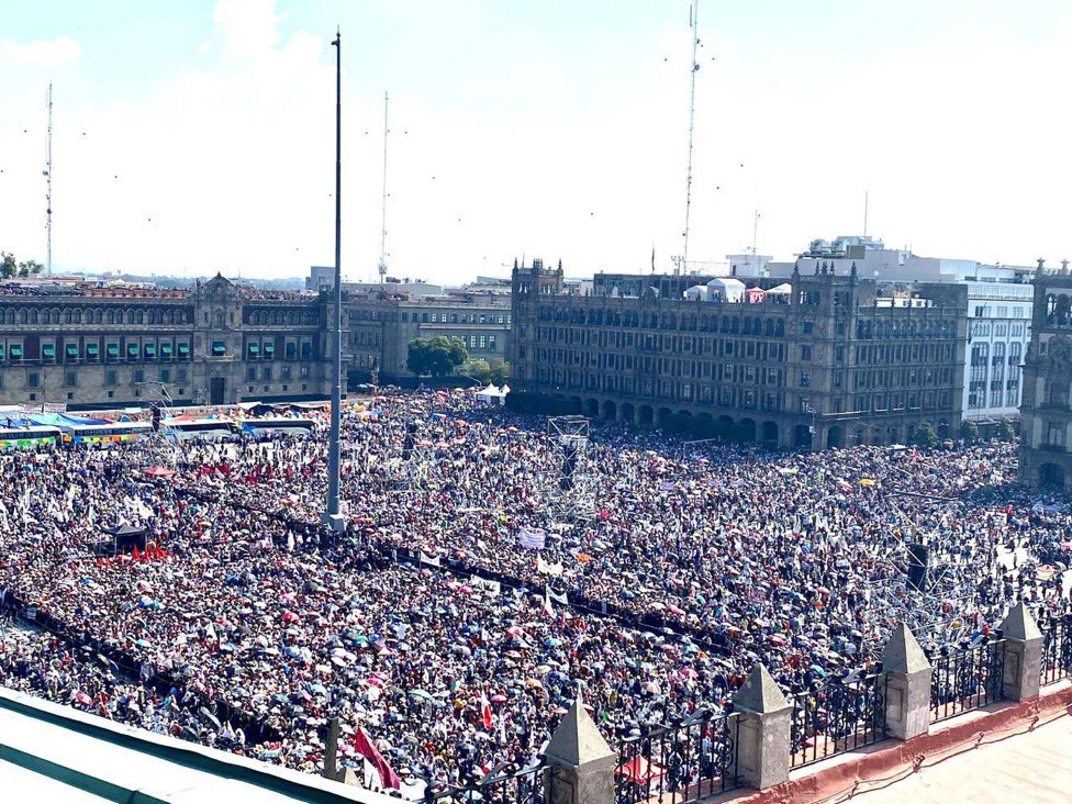 Samuel_Lozano_R's tweet photo. @mario_dico50 Si, será toda esta gente?????
#27NovMarchaAMLO https://t.co/YIb7wUVMsj