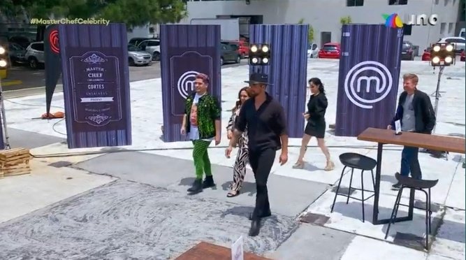 QueTeoAvisa's tweet photo. ¡¡LLEGÓ LA TÍAAAAA @CesarTeo
Y CON LA LOBA EN LA PLAYERAAAAAAAA!! 🥹❤️❤️❤️❤️
#MasterChefCelebritymx
#TeamRicardo
#MasterChefCelebrity https://t.co/MafuhAMvOP
