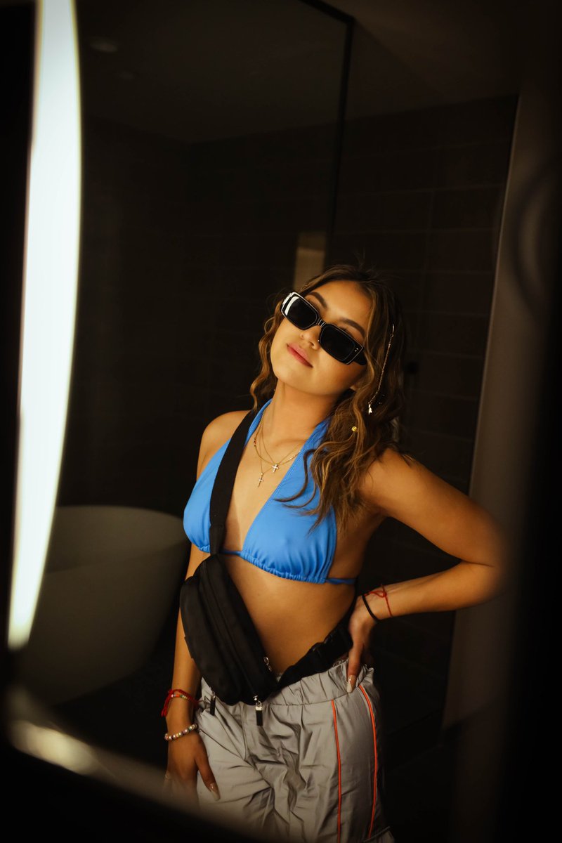 _jullissaa's tweet photo. bestieee or watevaaa https://t.co/UVnNJmEimi