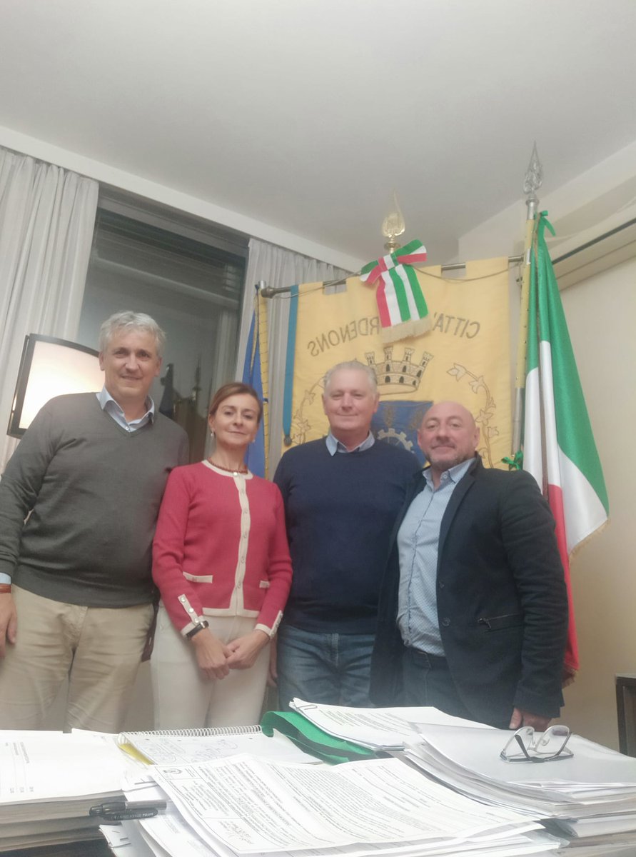 ForzaFvg's tweet photo. ✅️ Cordenons, Forza Italia indica Salvatore Errico come nuovo assessore. 

🔷️ Assetto definito nel corso di un incontro tra @piccinmara, il sindaco Andrea Delle Vedove e il gruppo consiliare locale. 

@MaraPiccin
#forzaitalia
#forzaitaliafvg

https://t.co/LqfalMgPFD https://t.co/c2esyPxW7L