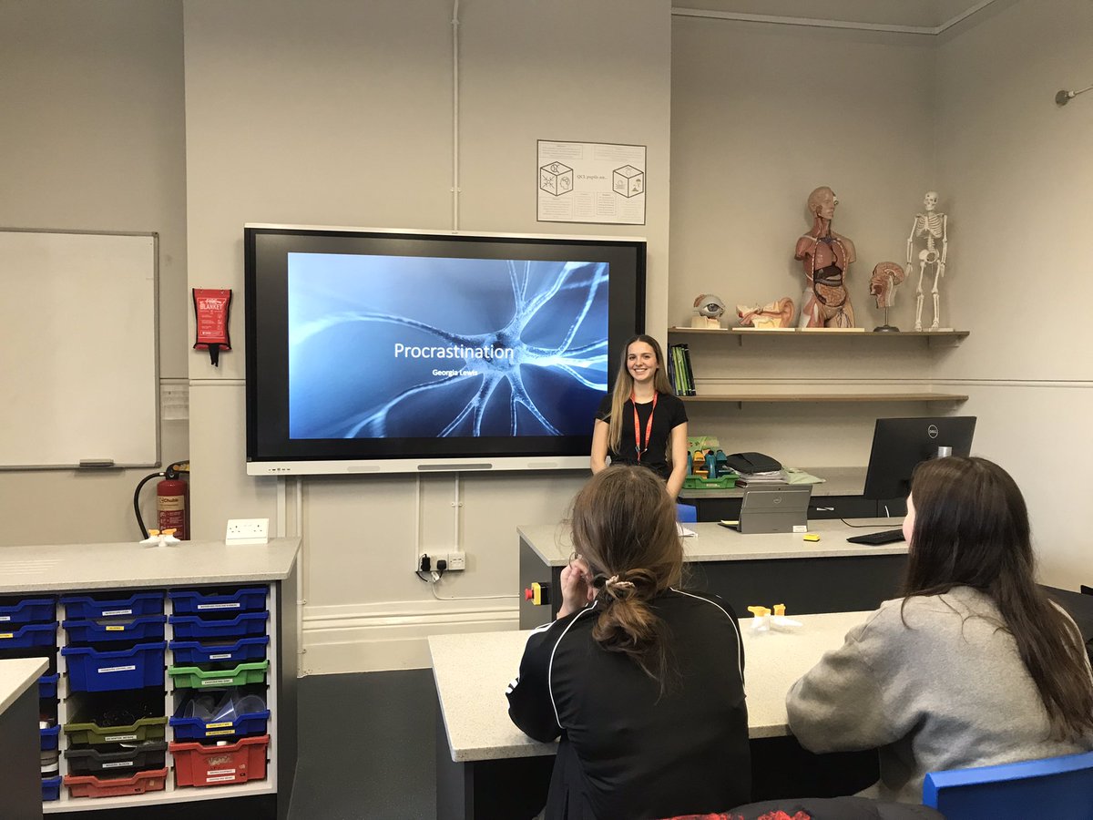 QCL_STEM's tweet image. Thank you, Georgia for a lovely presentation at psychology society on the topic of procrastination 👏