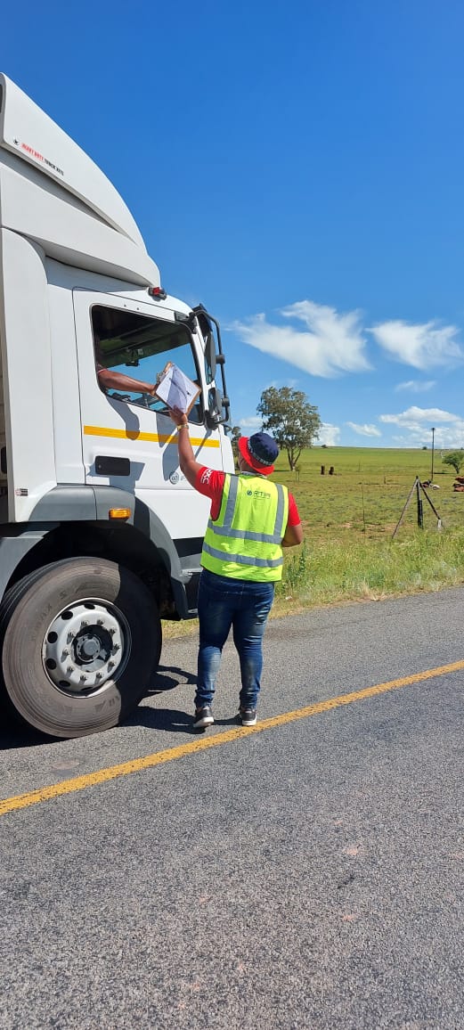 rtia_aarto's tweet photo. AARTO FRIDAY interprovincial roadblock RTIA, EC & Free State at N6 Orange River.
#AARTOEducation
#AARTOFines https://t.co/souOinDKlu
