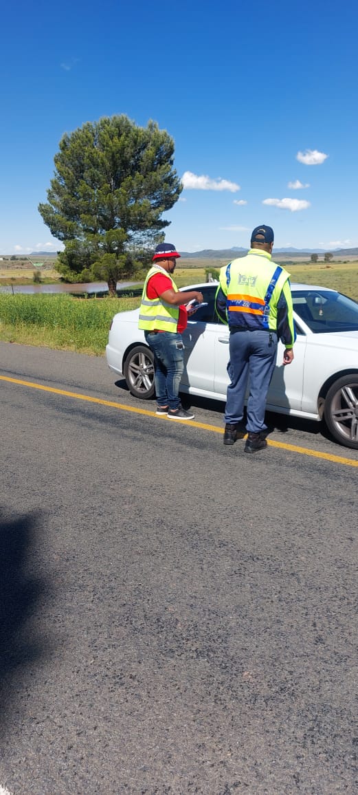 rtia_aarto's tweet photo. AARTO FRIDAY interprovincial roadblock RTIA, EC & Free State at N6 Orange River.
#AARTOEducation
#AARTOFines https://t.co/souOinDKlu