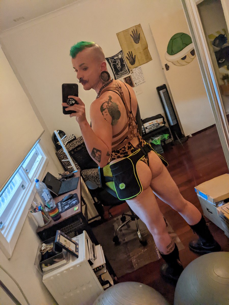 you_cail_me's tweet photo. Felt fantASStic at Pride, 🍑🏳️🌈
#nonbinary #ftm #trans #perthpride #ass https://t.co/3O0qZ405Xl