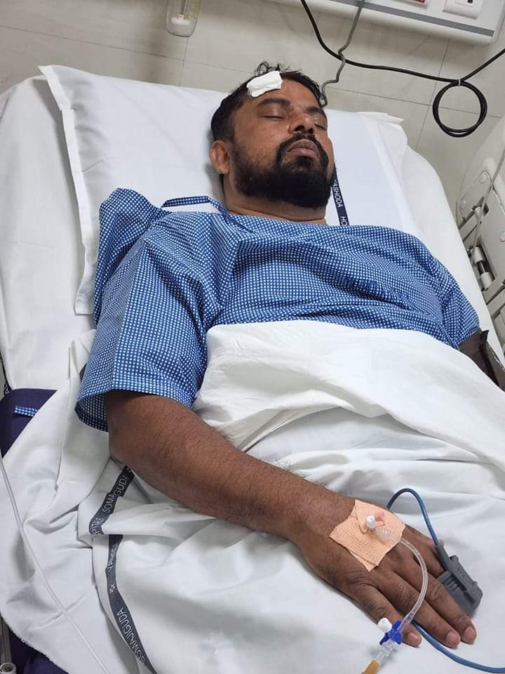 TigerRajaSingh's tweet photo. Before coming out of jail, I had a small lump on my forehead, due to which I had a lot of pain, Today, I had undergo Lipoma surgery.

The doctor advised me to take 1 week's rest.

I will be among the people of my #Goshamahal very soon. https://t.co/z4axUguzDl