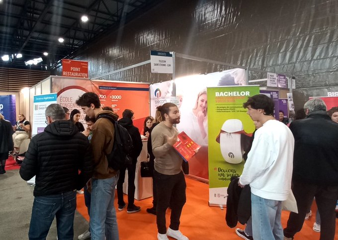 Le salon est déjà fini !😔
Nos étudiants étaient au rendez-vous pour répondre à toutes vos questions au salon de Saint-Étienne !
Oh, attendez.. Nous revenons Samedi 3 décembre pour notre journée portes ouvertes, de 9h à 12h30 😊 !
Détails ici : bit.ly/tse-jpo
À Samedi 👋