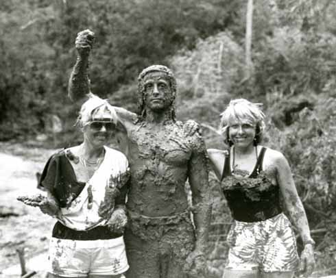 merlinpapin3's tweet photo. .@FredOL69007 .@tbarnaud #UnePhotodeTournagedeFilmsCultes
Photo de Tournage sur le film #RamboII de George Pan Cosmatos (1985) avec Sylvester Stallone https://t.co/eI2ZuSR7s1