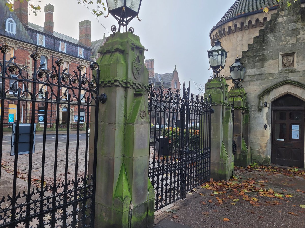 YMT_Adam's tweet photo. The @MuseumGardens gates, rather lovely ironwork with stone piers, were built in 1879 and form part of the Grade II listing of the @ypsyork lodge which they are attached to. 

#allmetalmonday #ironwork https://t.co/DJiNWjiEDa