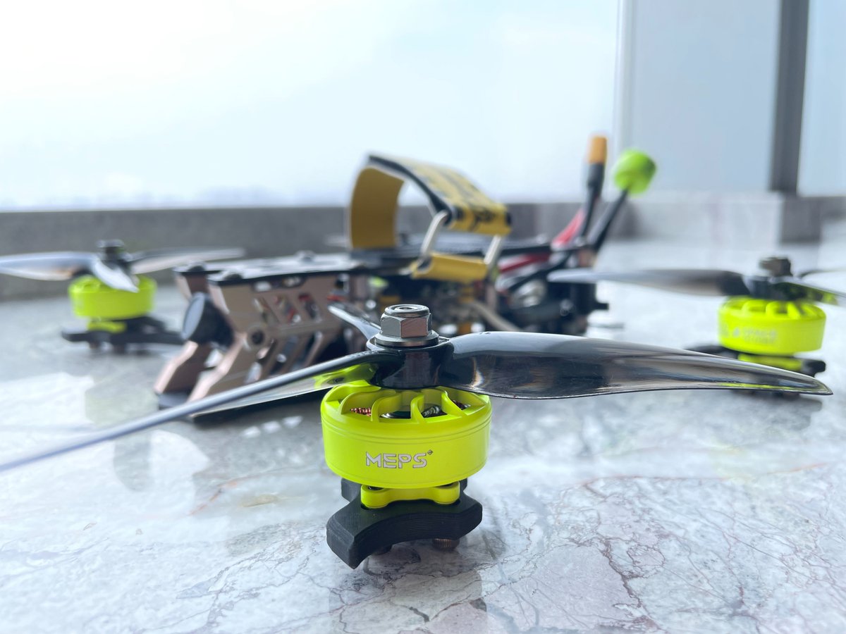 iflyingalways's tweet photo. Hi! Guys!
Let me tell you a secret
Our new product will be available soon.
Who wants to be the first to try？#drone #UAV #fpv https://t.co/Si4hGozAJ0