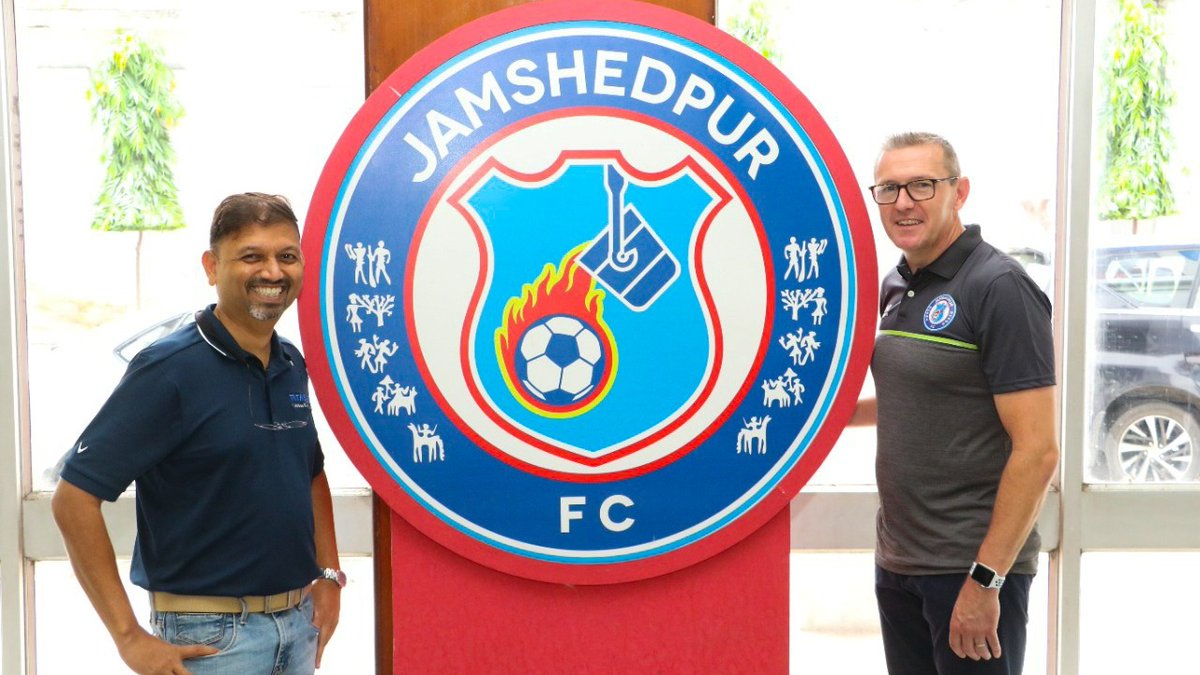 bsasanka4's tweet photo. The crest is more valuable then anyone. We want answers. Always faithful to the crest not you. #Boothroydout #JamKeKhelo https://t.co/4Wiuzi1td7